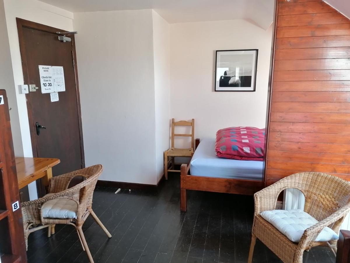 Aille River Tourist Hostel And Camping 둘린 외부 사진