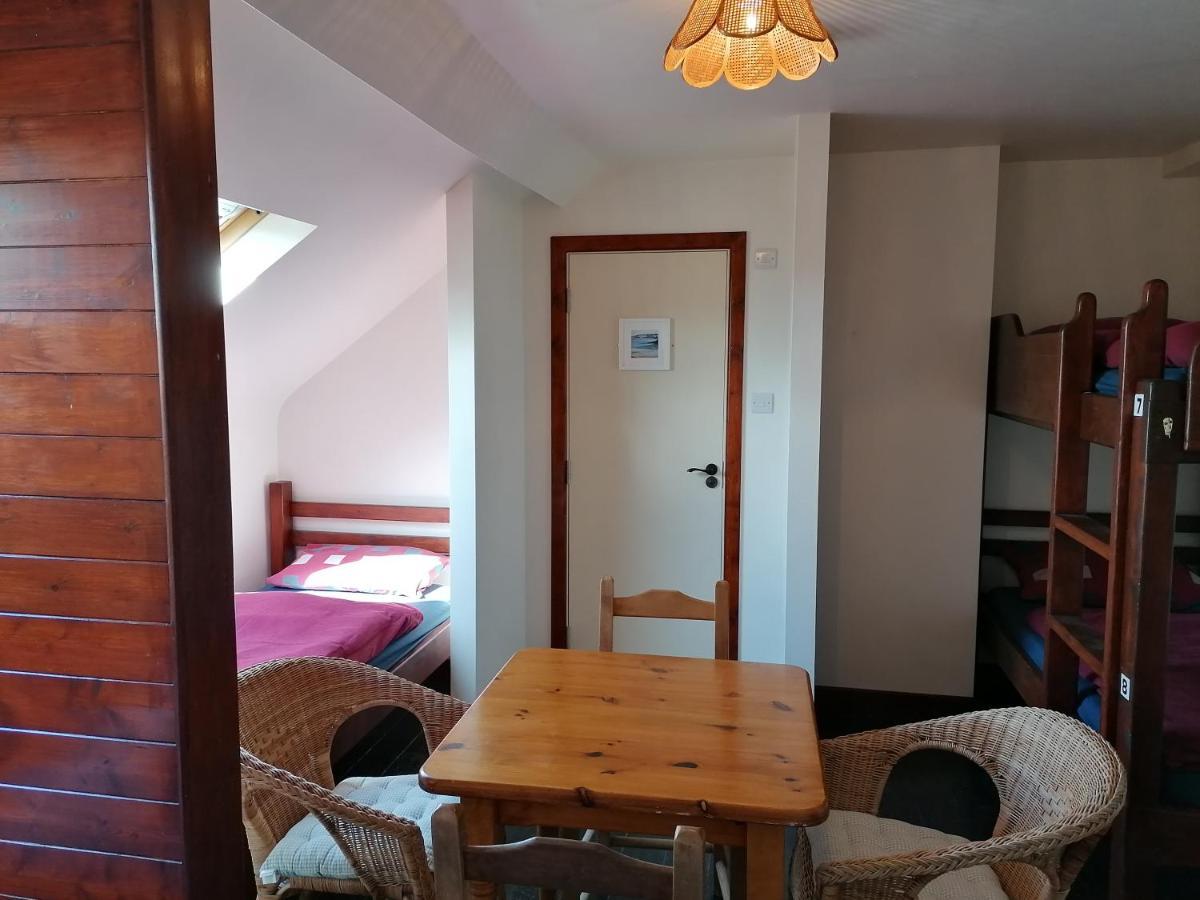 Aille River Tourist Hostel And Camping 둘린 외부 사진