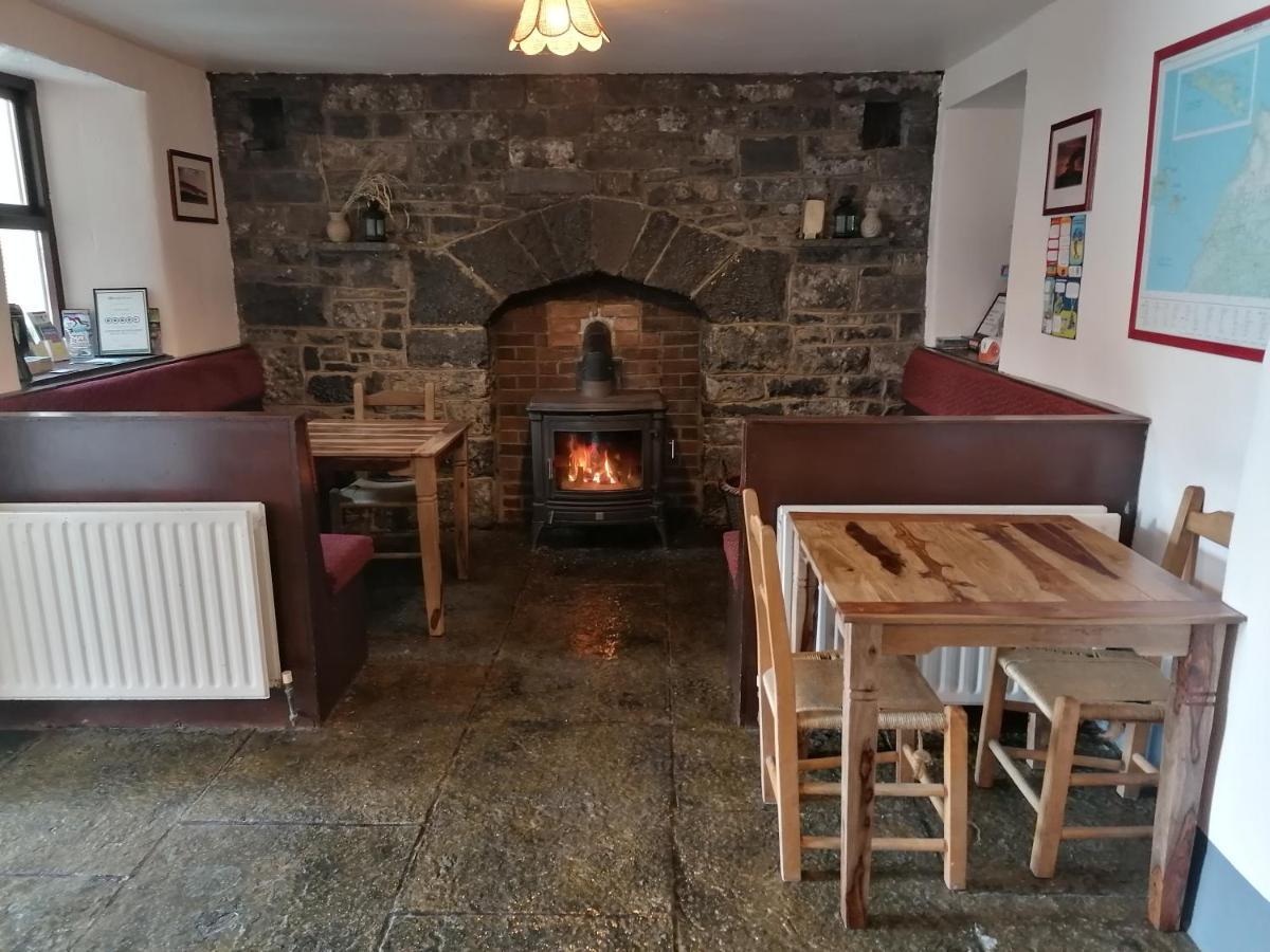 Aille River Tourist Hostel And Camping 둘린 외부 사진