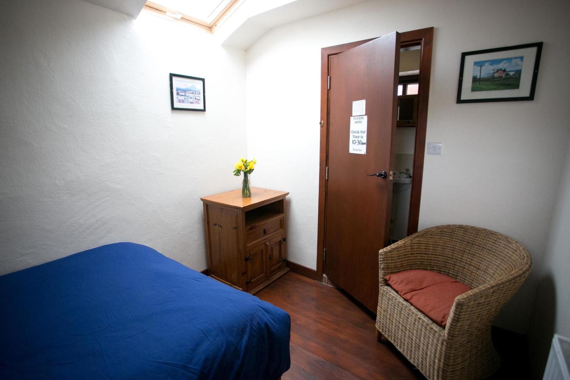 Aille River Tourist Hostel And Camping 둘린 객실 사진