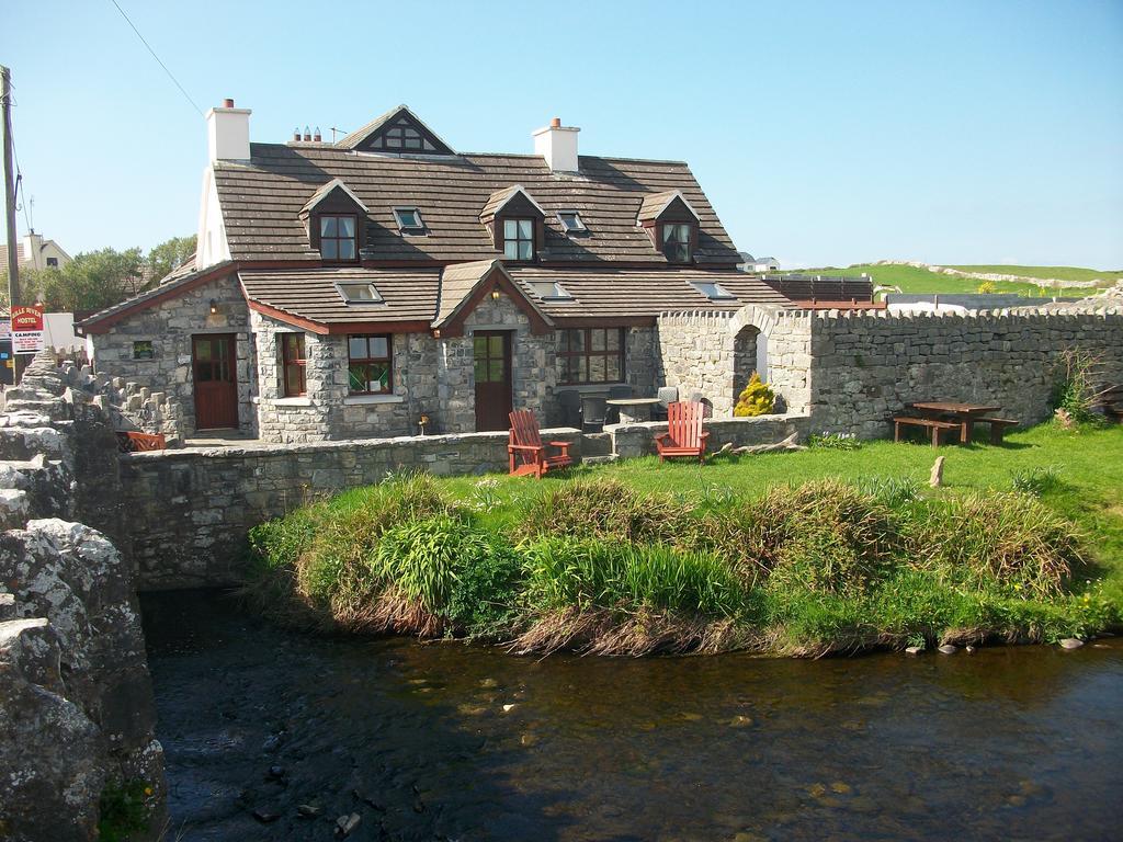 Aille River Tourist Hostel And Camping 둘린 외부 사진