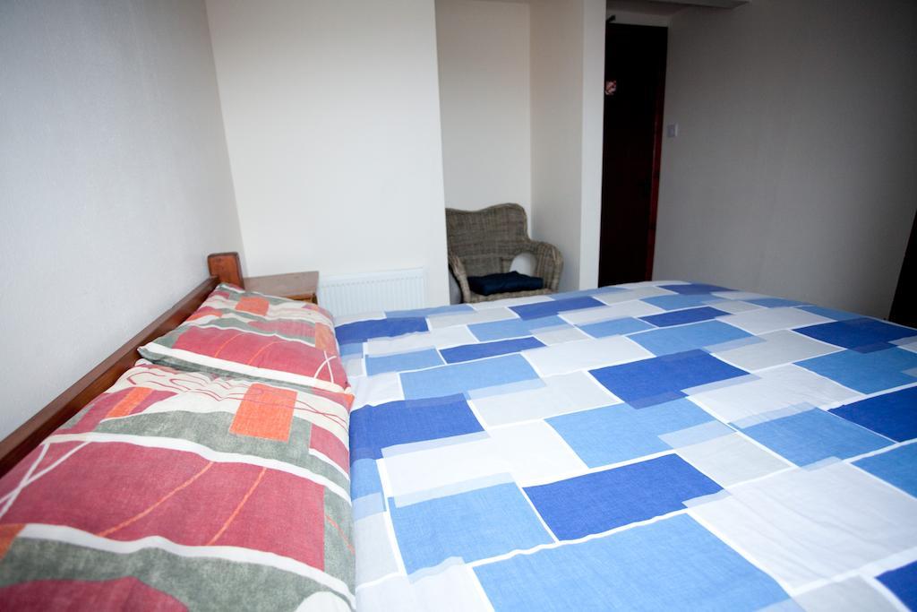 Aille River Tourist Hostel And Camping 둘린 객실 사진