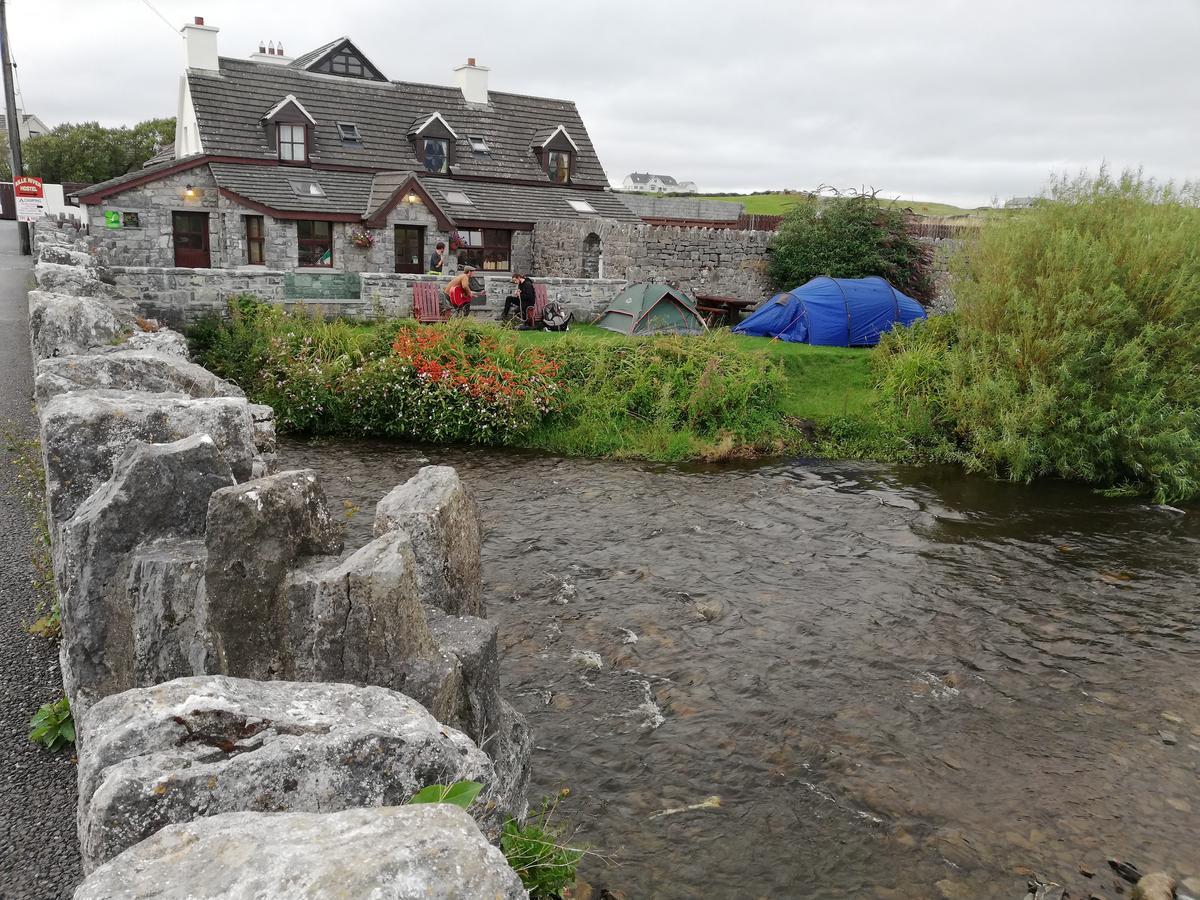 Aille River Tourist Hostel And Camping 둘린 외부 사진