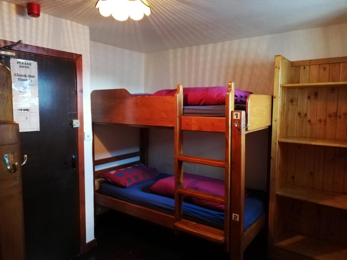 Aille River Tourist Hostel And Camping 둘린 외부 사진