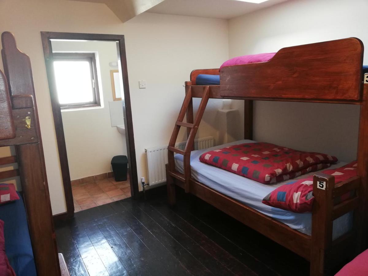 Aille River Tourist Hostel And Camping 둘린 외부 사진