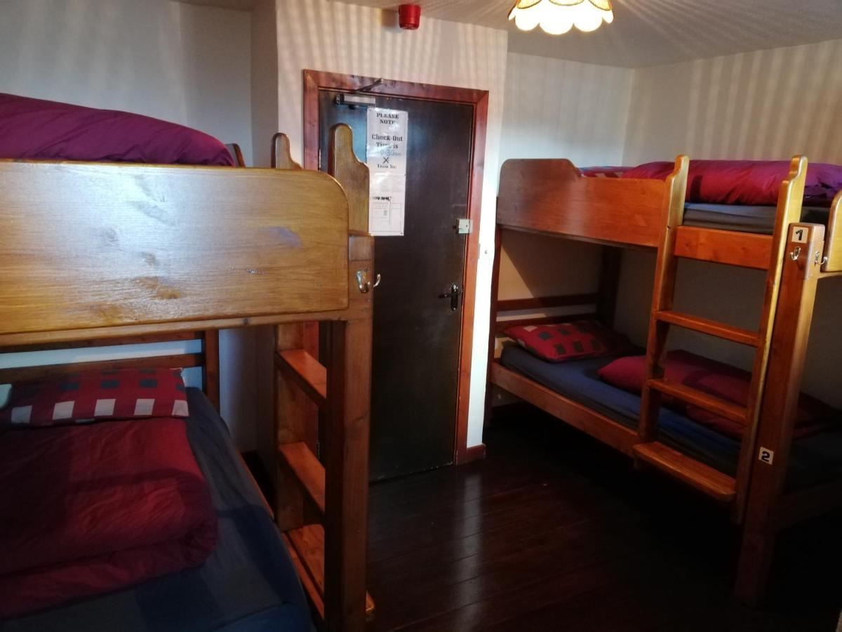 Aille River Tourist Hostel And Camping 둘린 외부 사진