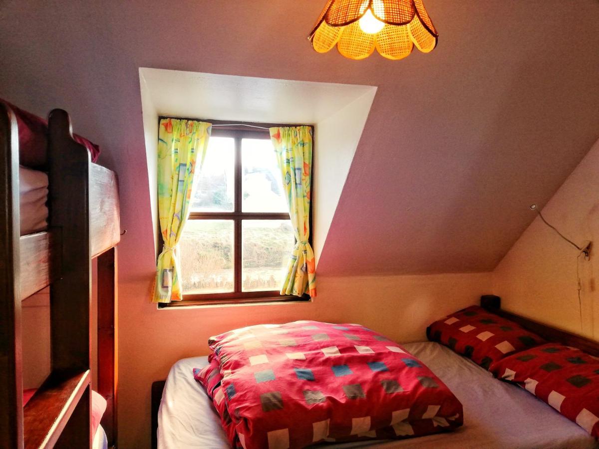 Aille River Tourist Hostel And Camping 둘린 외부 사진